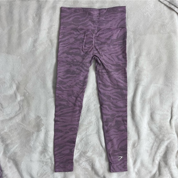 GYMSHARK Adapt Animal Seamless Sports Bra and Leggings – Purple - Picture 5 of 12